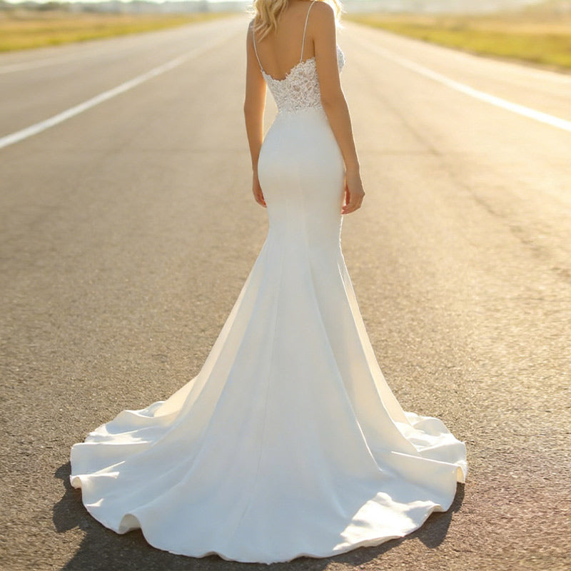 BHstyle Luxus Meerjungfrau Ball-Gown 3D-Blüten Spitze Transparent Corsage Sexy V-Ausschnitt Schleppe Weiß 2-26W