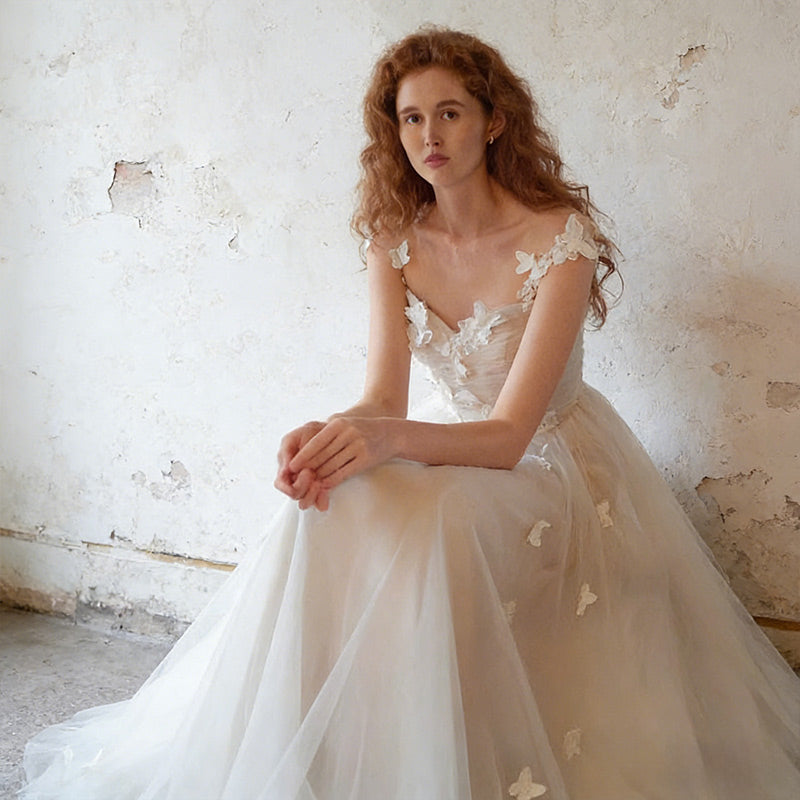 BHstyle A-Linie Ball-Gown in Elfenbein mit Schmetterlingen Boho-Ballkleid aus Tüll mit Illusions-Ausschnitt 2-26w