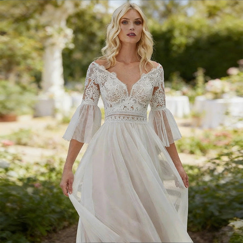 BHstyle Boho-Ball-Gown mit Glockenärmeln Floralem Spitzenoberteil Romantische A-Linie in Ivory 2-26W