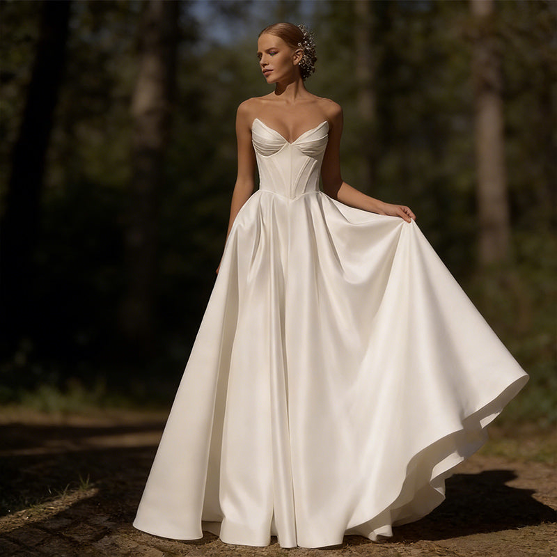 BHstyle Elegantes Satin Ball-Gown Herz Ausschnitt Modernes A Linie Ballkleid mit Beinschlitz Anlassmode Elfenbein 2-26W