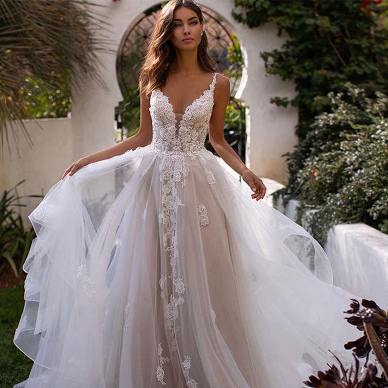 BHstyle A-Linie Ball-Gowner Prinzessin Elfenbein V-Ausschnitt Ärmellos Tüll Lang Ballkleid 2-16
