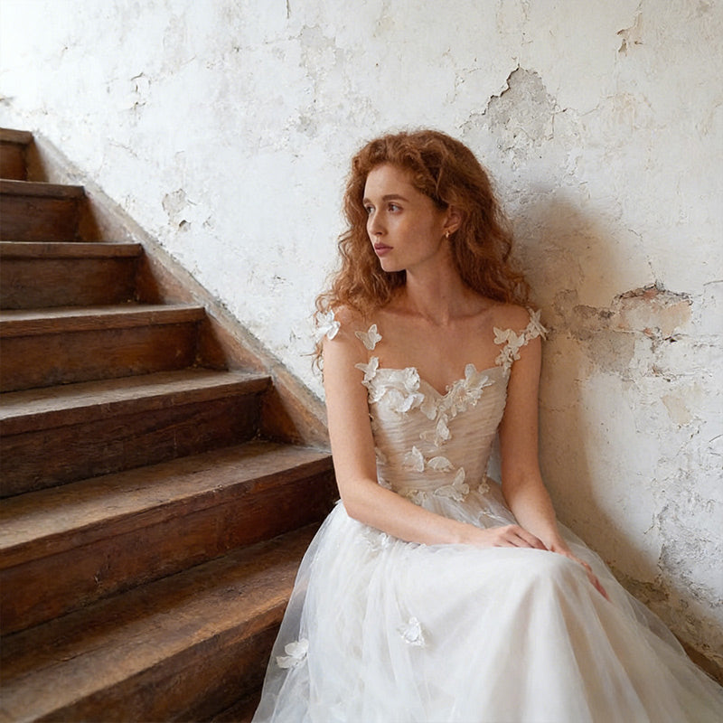 BHstyle A-Linie Ball-Gown in Elfenbein mit Schmetterlingen Boho-Ballkleid aus Tüll mit Illusions-Ausschnitt 2-26w