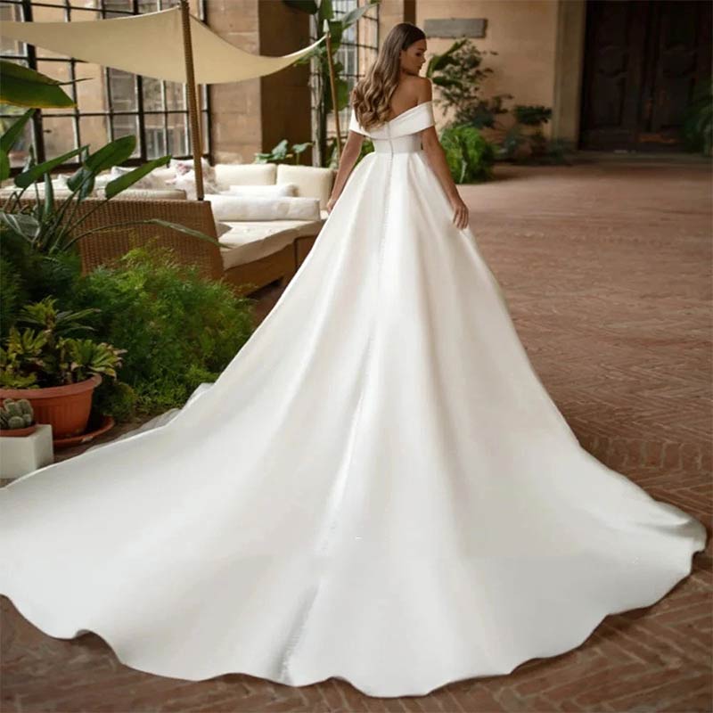 BHstyle A-Linie Ball-Gowner Prinzessin Weißes Ballkleid V-Ausschnitt Natürliche Taille Mit Schleppe Elegantes Ball-Gown 2-16